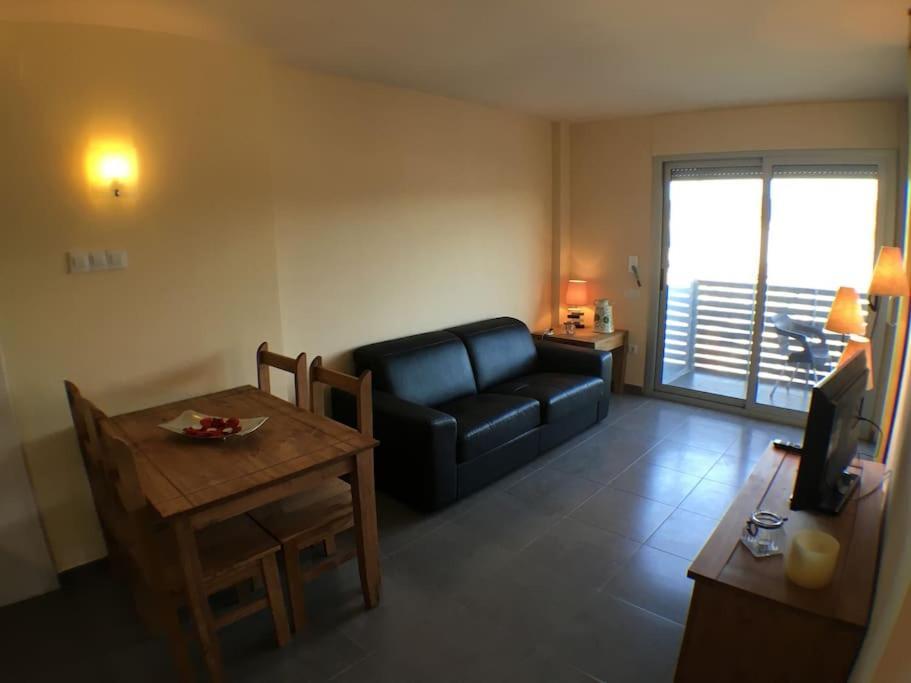 Bonito Apartamento En Avinyo Con Impresionantes Vistas Luaran gambar